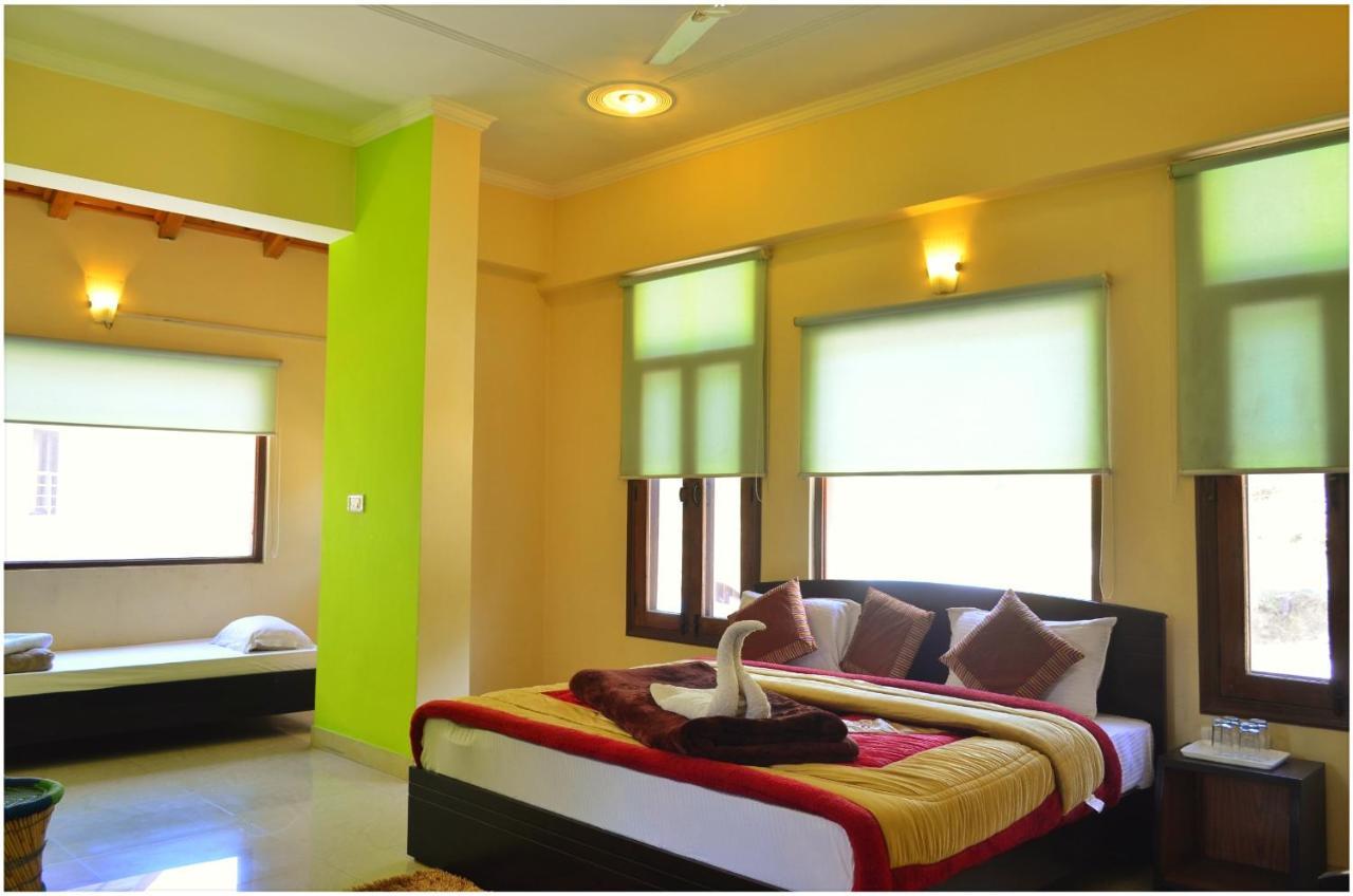 Hotel Shivalik River Retreat Almora Exterior foto