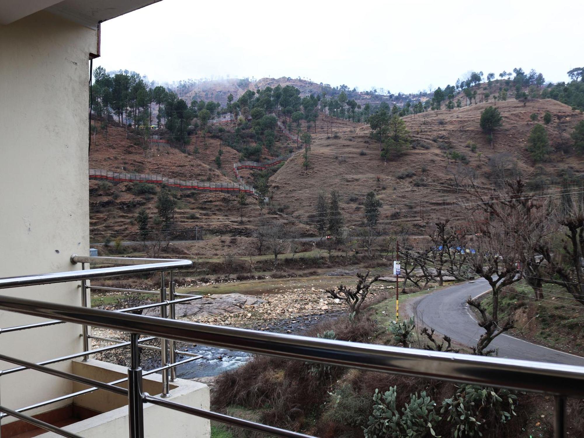 Hotel Shivalik River Retreat Almora Exterior foto